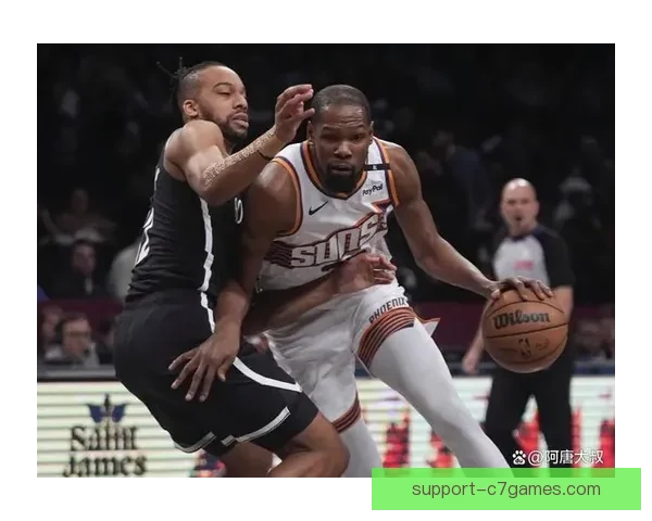 勇士队携手新援重建阵容 詹姆斯与杜兰特再次展开激烈对决